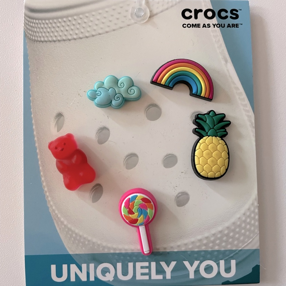 Crocs Charms 5pack Happy Candy NWT